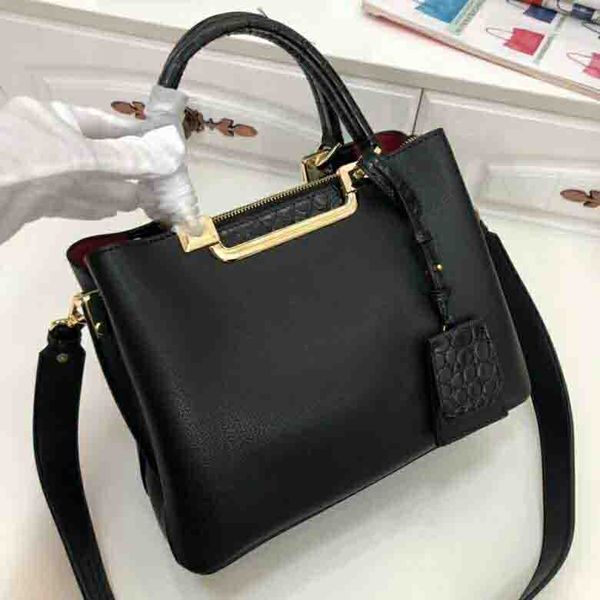 2021 new luxury handbags famous brands semicircle handbag women bags cowhide genuine leather iron ring shoulder bags 66152, Black;red
2021 new luxury handbags famous brands semicircle handbag women bags cowhide genuine leather iron ring shoulder bags 66152, Black;red