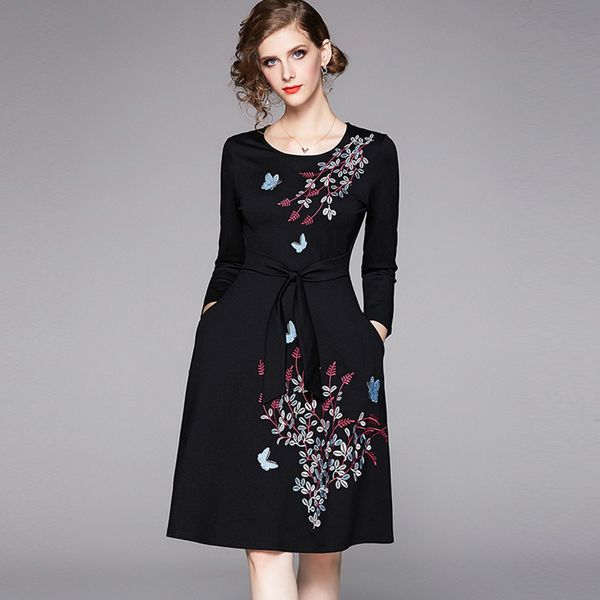 2019 round neck heavy embroidery french lady of quality temperament waist to show thin long fund dress, White;black
2019 round neck heavy embroidery french lady of quality temperament waist to show thin long fund dress, White;black