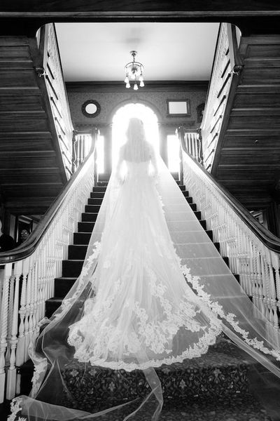 smart luxurious two-tier applique edge cathedral length white ivory wedding veil meidingqianna brand bridal veil with an alloy comb, Black
smart luxurious two-tier applique edge cathedral length white ivory wedding veil meidingqianna brand bridal veil with an alloy comb, Black