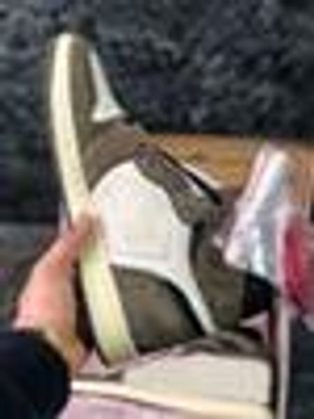 2020 new travis scott air high og ts sp 1 men basketball shoes sail black dark mocha outdoor sports shoes cd4487-100
2020 new travis scott air high og ts sp 1 men basketball shoes sail black dark mocha outdoor sports shoes cd4487-100