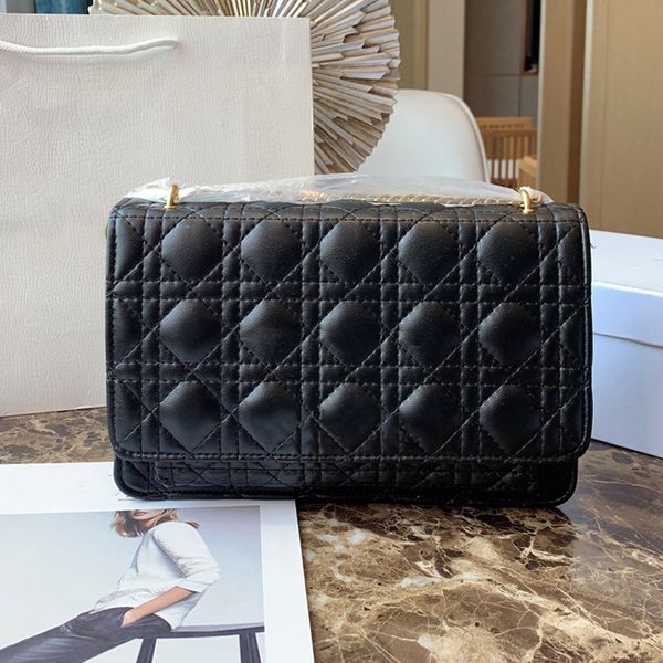 lady's solid color clamshell designer handbags classic chain designer crossbody bag elegant dinner bags genuine leather single messenge
lady's solid color clamshell designer handbags classic chain designer crossbody bag elegant dinner bags genuine leather single messenge
