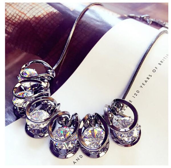 Lowkey luxury brilliant crystal diamond short clavicle chain Korean version accessories pendant necklace
Lowkey luxury brilliant crystal diamond short clavicle chain Korean version accessories pendant necklace