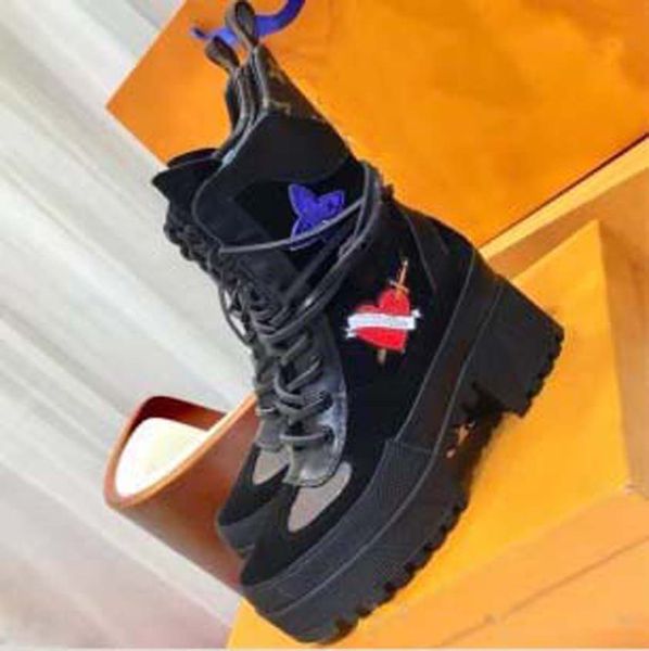 fashion leather star women shoes woman leather short autumn winter ankle fashion brand women boots martin cowboy bag06 lv3, Black
fashion leather star women shoes woman leather short autumn winter ankle fashion brand women boots martin cowboy bag06 lv3, Black