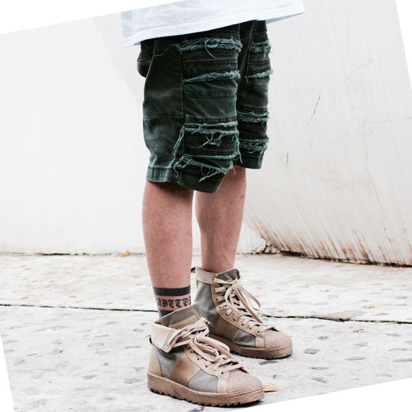2020 summer men pockets hiphop casual jeans shorts holes camouflage shorts destroyed distressed jeans fashion, White;black
2020 summer men pockets hiphop casual jeans shorts holes camouflage shorts destroyed distressed jeans fashion, White;black