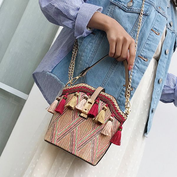 puimentiua 2019 embroidery shoulder bag fashion summer tassel bucket straw bag female tote bags beach handbags dropshipping
puimentiua 2019 embroidery shoulder bag fashion summer tassel bucket straw bag female tote bags beach handbags dropshipping