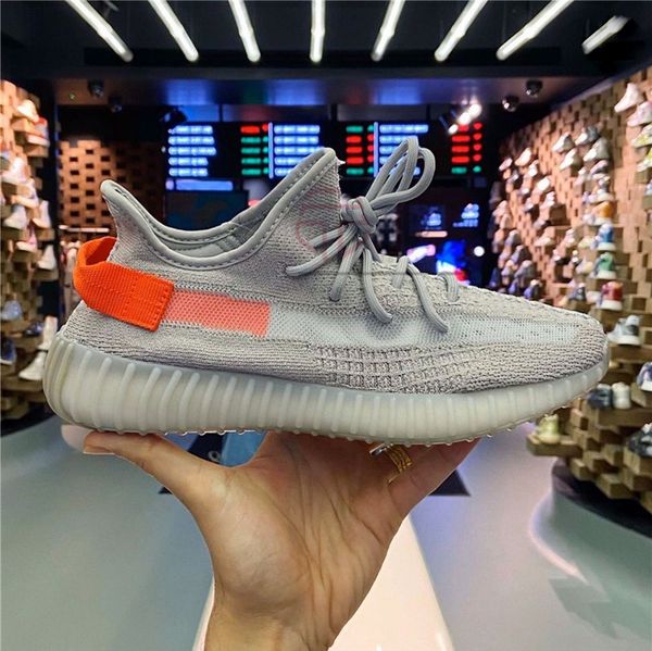 2020 700 sneakers kanye west cinder marsh earth tail light yecheil yeshaya reflective running shoes with box size 13 men women trainers shoe
2020 700 sneakers kanye west cinder marsh earth tail light yecheil yeshaya reflective running shoes with box size 13 men women trainers shoe