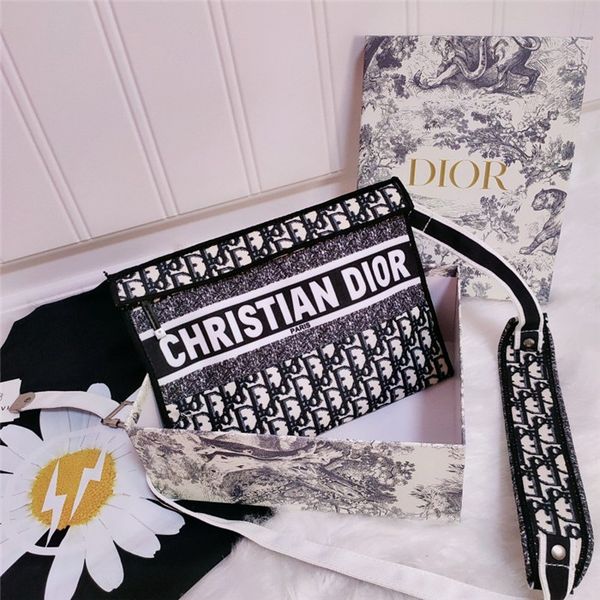 selling 2020 famous designers womens handbag new letter shoulder bag leather messenger bag luxurys tote 036
selling 2020 famous designers womens handbag new letter shoulder bag leather messenger bag luxurys tote 036