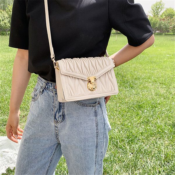 woman's bag for women fashion embroidered line bag 2020 summer new popular joker chain messenger square
woman's bag for women fashion embroidered line bag 2020 summer new popular joker chain messenger square