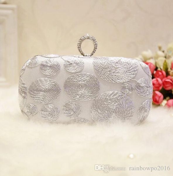 factory sales handmade silver coil woman dinner bag hand bag retro high-quality embroidery wedding bridesmaid dress party embroidery bag
factory sales handmade silver coil woman dinner bag hand bag retro high-quality embroidery wedding bridesmaid dress party embroidery bag