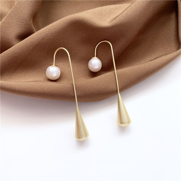special golden pearl drop earrings for women fashion silver ear earrings wholesale jewelry
special golden pearl drop earrings for women fashion silver ear earrings wholesale jewelry