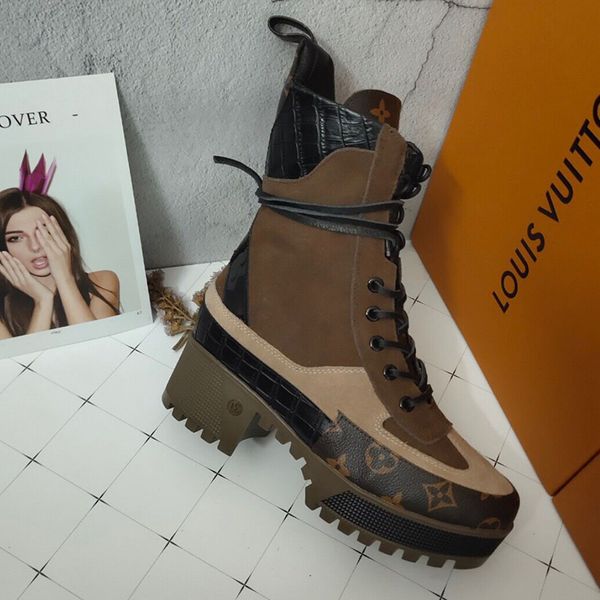 2019 classic european women's boots thick high-heeled front lace-up short tube printing color-matching martin boots factory direct sale, Black
2019 classic european women's boots thick high-heeled front lace-up short tube printing color-matching martin boots factory direct sale, Black