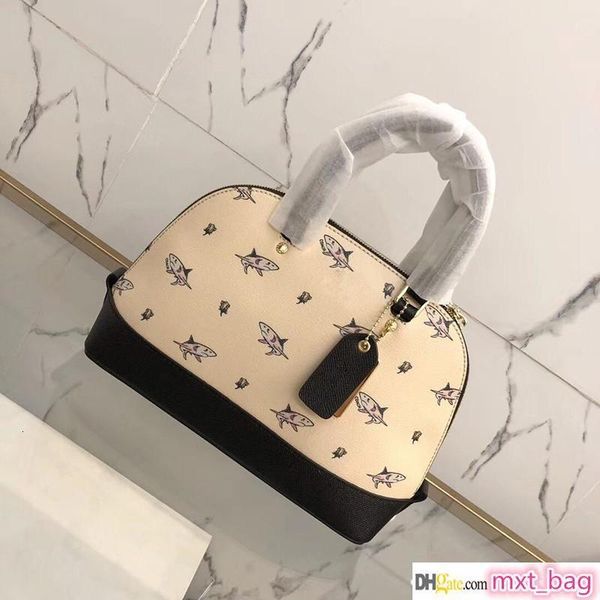 2018 new arrival fashion women shoulder bag shark pattern female tote brand small handbag with crossbody strap colors
2018 new arrival fashion women shoulder bag shark pattern female tote brand small handbag with crossbody strap colors