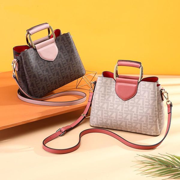 bag female 2020 new messenger bag european and american fashion handbag large capacity trend printing middle-aged shoulder bag l9066
bag female 2020 new messenger bag european and american fashion handbag large capacity trend printing middle-aged shoulder bag l9066