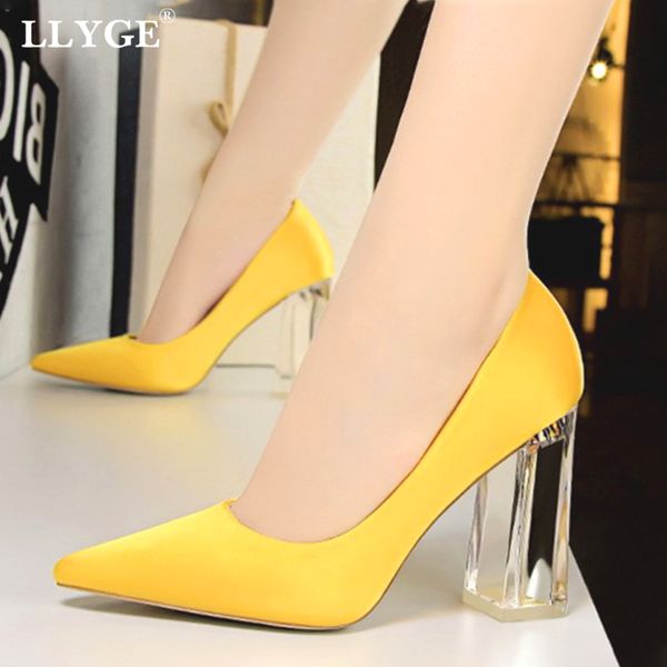 2020 spring woman pointed toe pumps transparent crystal heel high heels shoes female slip on ladies office shoes cj191217, Black
2020 spring woman pointed toe pumps transparent crystal heel high heels shoes female slip on ladies office shoes cj191217, Black