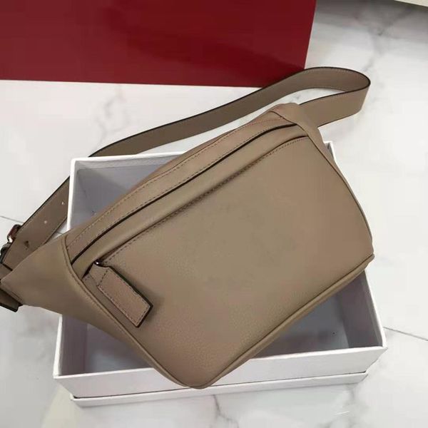 excellent quality cowhide leather good touch feeling brand designer waistpack chest bag for unwith dustbag
excellent quality cowhide leather good touch feeling brand designer waistpack chest bag for unwith dustbag