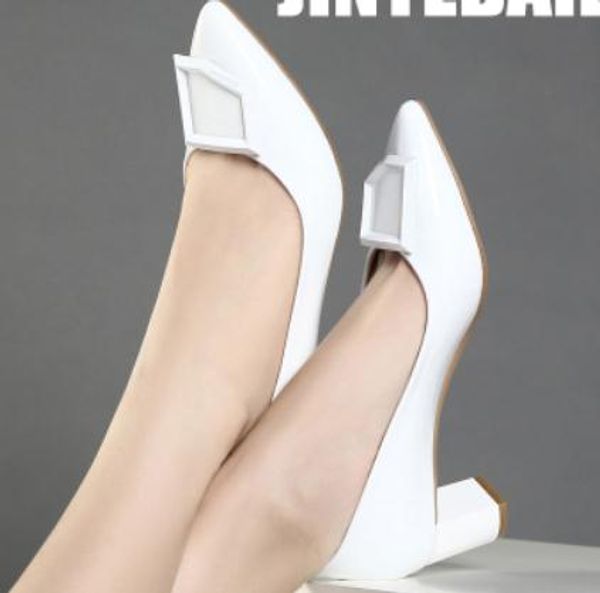 2019 women's shoes in spring and autumn with new style middle heel coarse heel pointed end @143, Black
2019 women's shoes in spring and autumn with new style middle heel coarse heel pointed end @143, Black