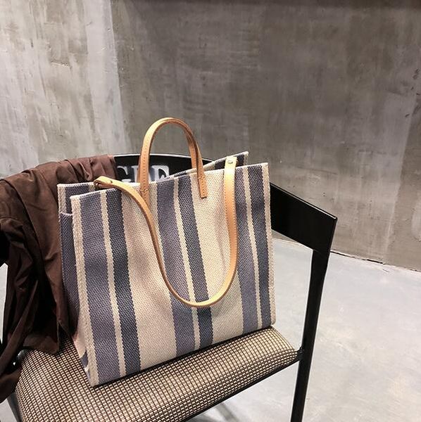 wholesale women handbag classic stripe canvas bag designer lady shoulder bags corss body holiday beach bag totes
wholesale women handbag classic stripe canvas bag designer lady shoulder bags corss body holiday beach bag totes