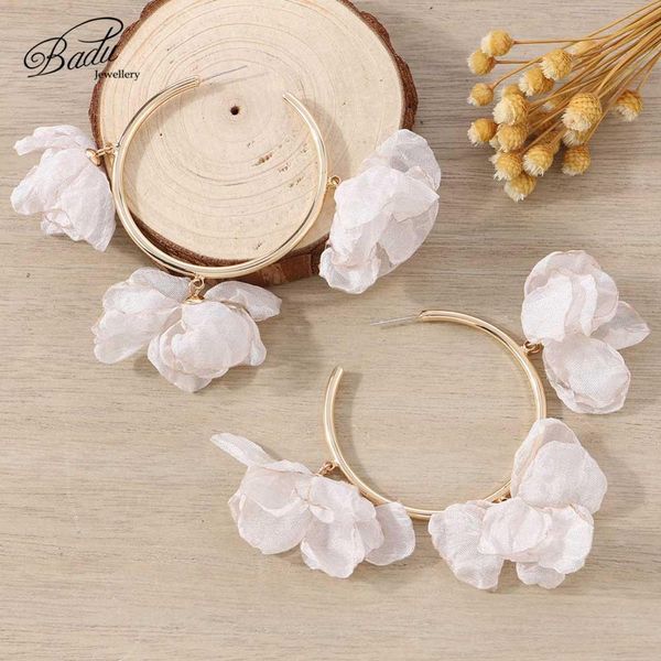 badu big yarn flower women hoop earrings 2019 new bohemian romantic gold round metal statement earrings jewelry accessories, Golden;silver
badu big yarn flower women hoop earrings 2019 new bohemian romantic gold round metal statement earrings jewelry accessories, Golden;silver