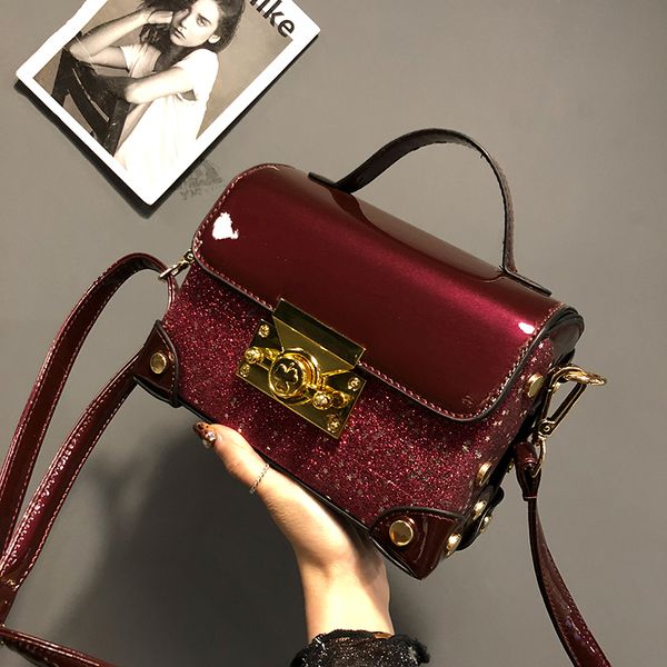fashion sequin handbags 2020 new tide patent leather shoulder bag rivet messenger small square bag womans bags designers
fashion sequin handbags 2020 new tide patent leather shoulder bag rivet messenger small square bag womans bags designers