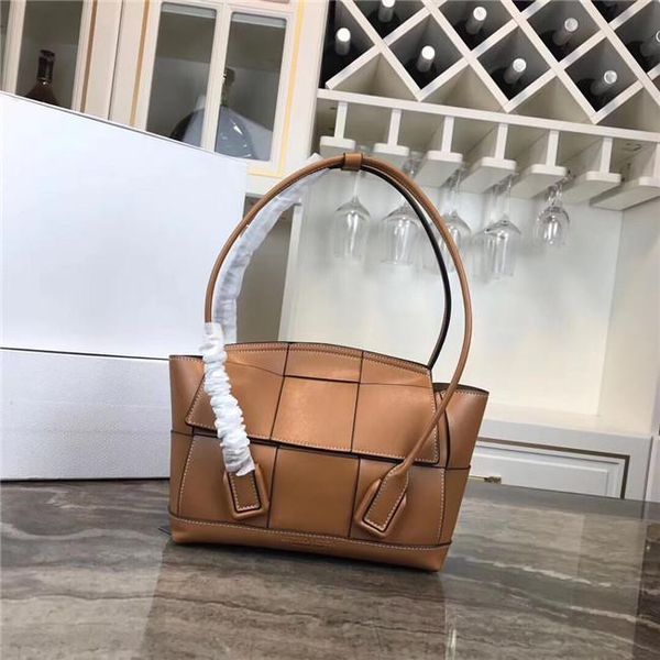 41stars with the same paragraph high-end ladies luxury leather bag symbol of successful women guarantee designer classic style
41stars with the same paragraph high-end ladies luxury leather bag symbol of successful women guarantee designer classic style
