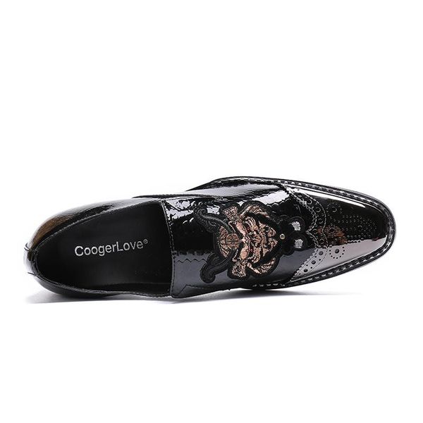 genuine leather office black bordered men shoes gentlemen embroidery brogue business shoes
genuine leather office black bordered men shoes gentlemen embroidery brogue business shoes