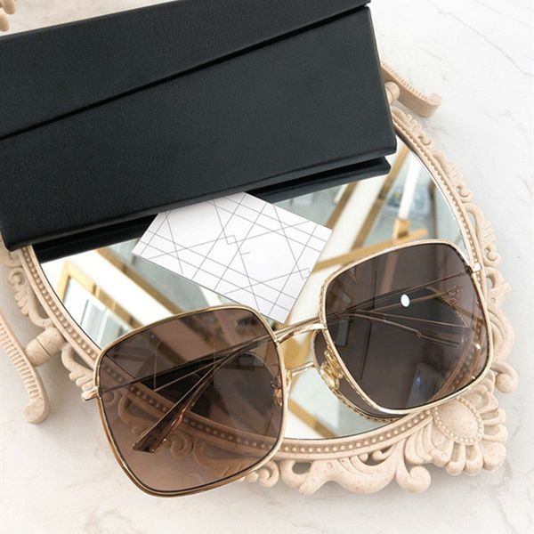 2020 new spring d3 women gradient sunglasses uv400 59-18-145 concise square designed exqusite metal processing sunglasses fullet packing
2020 new spring d3 women gradient sunglasses uv400 59-18-145 concise square designed exqusite metal processing sunglasses fullet packing