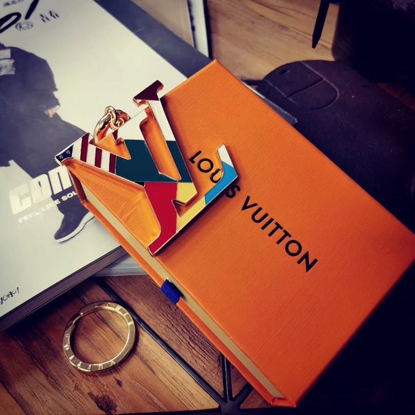 fashion keychain fashion car keychains stainless steel designer women men keyrings for gifts with box 88052, Silver
fashion keychain fashion car keychains stainless steel designer women men keyrings for gifts with box 88052, Silver