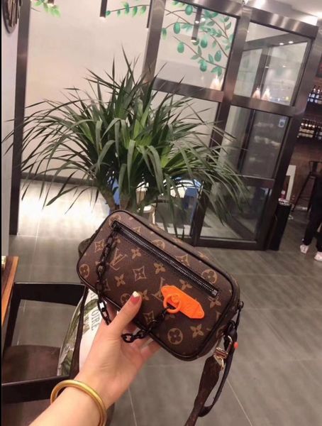 designer luxury mens women bags brand crossbody messenger good quality fashion mens handbags womens shoulder bags zx b1011205t
designer luxury mens women bags brand crossbody messenger good quality fashion mens handbags womens shoulder bags zx b1011205t