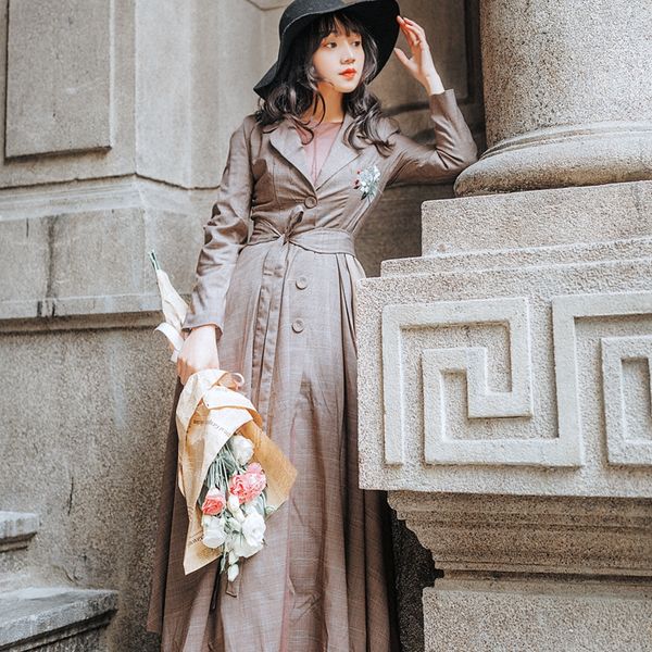 2019 fashion the new retro lattice exquisite embroidered plaid waist windbreaker ing, Tan;black
2019 fashion the new retro lattice exquisite embroidered plaid waist windbreaker ing, Tan;black