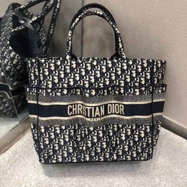 classic lady's handbag high-end custom quality handbag shopping bag fashion style with expensive gas, capacity is big enough beauty and
classic lady's handbag high-end custom quality handbag shopping bag fashion style with expensive gas, capacity is big enough beauty and