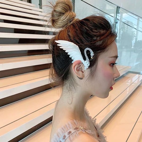 european and american personality exaggerated selling micro-set diamond luxury natural swan feather pierced earrings, Silver
european and american personality exaggerated selling micro-set diamond luxury natural swan feather pierced earrings, Silver