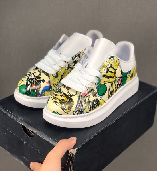 2020 new designer luxury mens womens fashion comic luxury leather platform shoes flat casual shoes lady black red pink sneakers
2020 new designer luxury mens womens fashion comic luxury leather platform shoes flat casual shoes lady black red pink sneakers