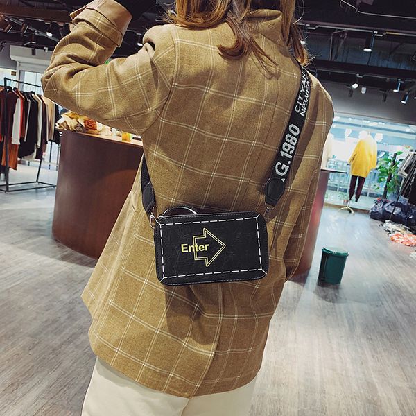 fashion mini bag women's 2020 new fashion korean style arrow crossbody retro student storage square sling bag women's
fashion mini bag women's 2020 new fashion korean style arrow crossbody retro student storage square sling bag women's