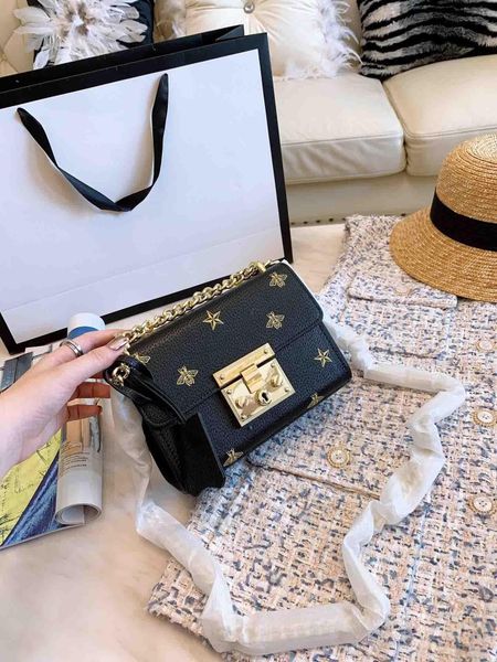 2019 new fashion designer women flap handbags mini bee cross body leather wallet purse clutch single golden chain shoulder bags
2019 new fashion designer women flap handbags mini bee cross body leather wallet purse clutch single golden chain shoulder bags
