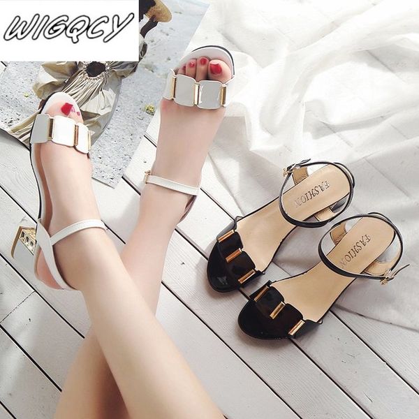 2020 new fashion party slippers women summer shoes red black white buckle chunky heel ladies slides female sandals shoes
2020 new fashion party slippers women summer shoes red black white buckle chunky heel ladies slides female sandals shoes
