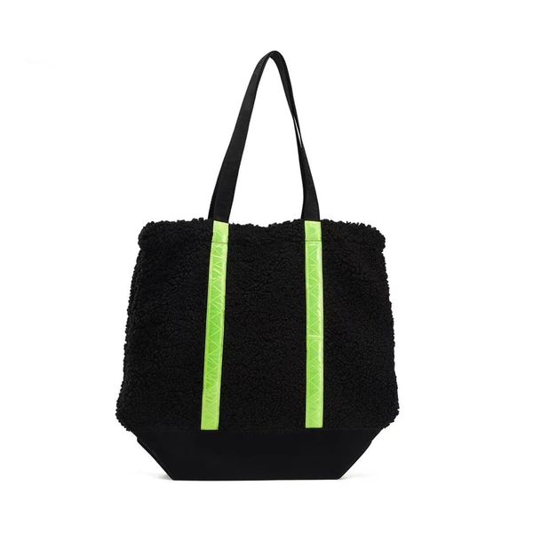 designer luxury shoulder bag women's lamb hair large capacity portable well matched felt designer handbag fashion bags 5
designer luxury shoulder bag women's lamb hair large capacity portable well matched felt designer handbag fashion bags 5