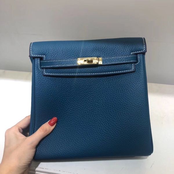 дизайнер сумок дамы роскошные кожаные рюкзаки телячьей кожи наиболее экономически эффективных на рынке составляет 25 см в ширину синий
дизайнер сумок дамы роскошные кожаные рюкзаки телячьей кожи наиболее экономически эффективных на рынке составляет 25 см в ширину синий