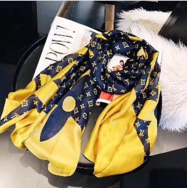 Cachecóis yang115
Cachecóis yang115