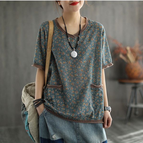 women loose short sleeve floral retro t-shirt ladies v neck patchwork pockets female 2020 spring summer tees shirt, White
women loose short sleeve floral retro t-shirt ladies v neck patchwork pockets female 2020 spring summer tees shirt, White