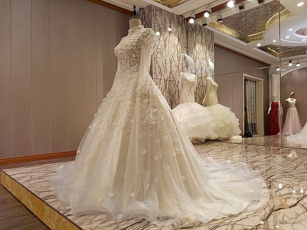 high end custom champagne high collar long sleeve simple light tailed wedding dress, White
high end custom champagne high collar long sleeve simple light tailed wedding dress, White