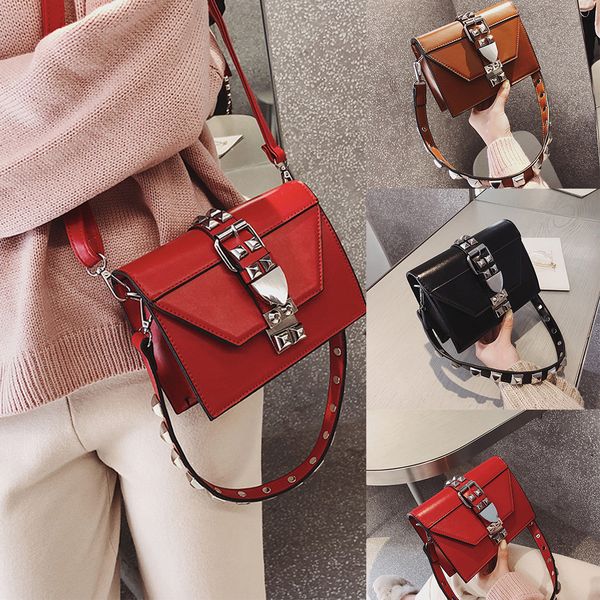 new handbag fashion women pearl crossbody bag sequins chain leather colorful messenger bag sac a main femme
new handbag fashion women pearl crossbody bag sequins chain leather colorful messenger bag sac a main femme