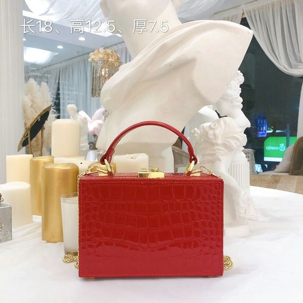 2019 new style women's bag crocodile pattern box box bag square sling hand crossbody purses and handbags
2019 new style women's bag crocodile pattern box box bag square sling hand crossbody purses and handbags