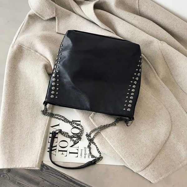 shoulder bag women's big bag 2020 new fashion korean all-match shoulder rivet chain large capacity bucket
shoulder bag women's big bag 2020 new fashion korean all-match shoulder rivet chain large capacity bucket