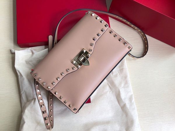 2020 designer crossbody bag rivet designer luxury handbags purses women messenger shoulder bags mini rockstud spike calfskin leather bag
2020 designer crossbody bag rivet designer luxury handbags purses women messenger shoulder bags mini rockstud spike calfskin leather bag