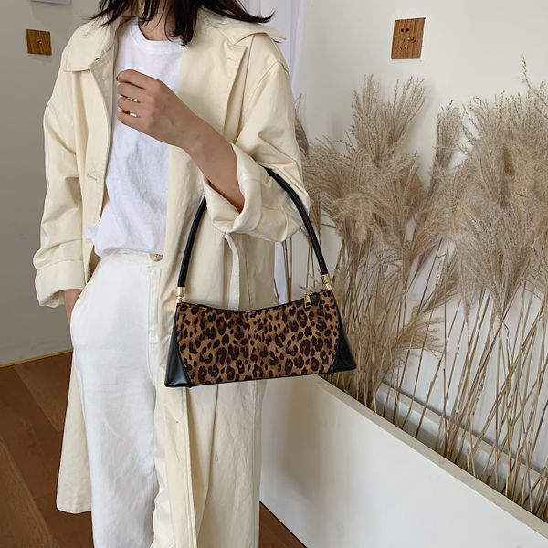 2019 new cotton linen leather exquisite handbags korean style fashion lady phone bag girl zipper mini travel bags
2019 new cotton linen leather exquisite handbags korean style fashion lady phone bag girl zipper mini travel bags