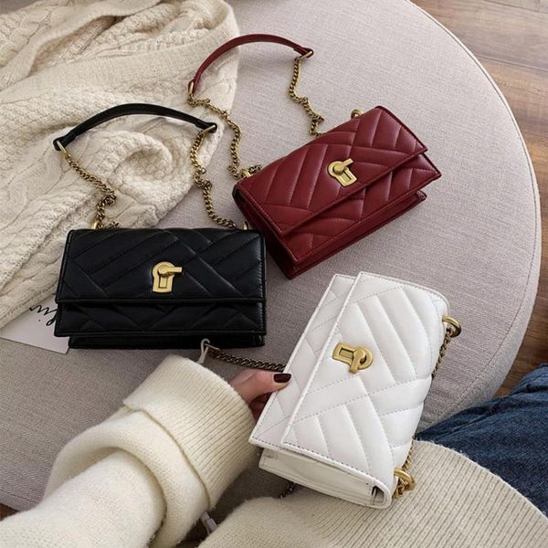 bag female 2020 new wild small fragrance style shoulder messenger bag street snet red small diamond grid chain
bag female 2020 new wild small fragrance style shoulder messenger bag street snet red small diamond grid chain