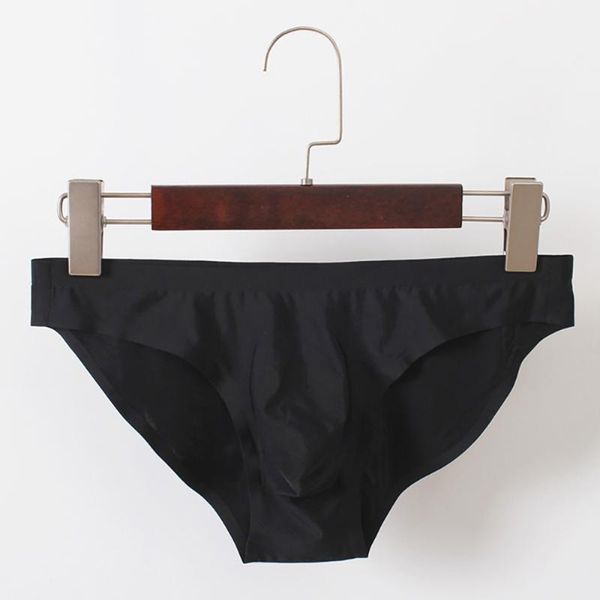 men's ice silk low rise briefs cool u-bulge seamless breathable lingerie no trace ice silk men's triangle underwear, Black;white
men's ice silk low rise briefs cool u-bulge seamless breathable lingerie no trace ice silk men's triangle underwear, Black;white
