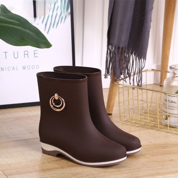 elegant short women rubber boots ankle rain boots fall autumn rain day waterproof woman shoes, Black;red
elegant short women rubber boots ankle rain boots fall autumn rain day waterproof woman shoes, Black;red