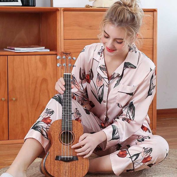 ps0307 women pajamas spring full sleeve long pants 2pcs pajama set ladies flower print pyjama female satin silk sleepwear pijama, Blue;gray
ps0307 women pajamas spring full sleeve long pants 2pcs pajama set ladies flower print pyjama female satin silk sleepwear pijama, Blue;gray