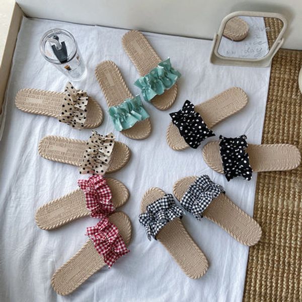 beach slippers women wear fashion 2020 summer new ins tide korean version of the wild word drag, Black
beach slippers women wear fashion 2020 summer new ins tide korean version of the wild word drag, Black
